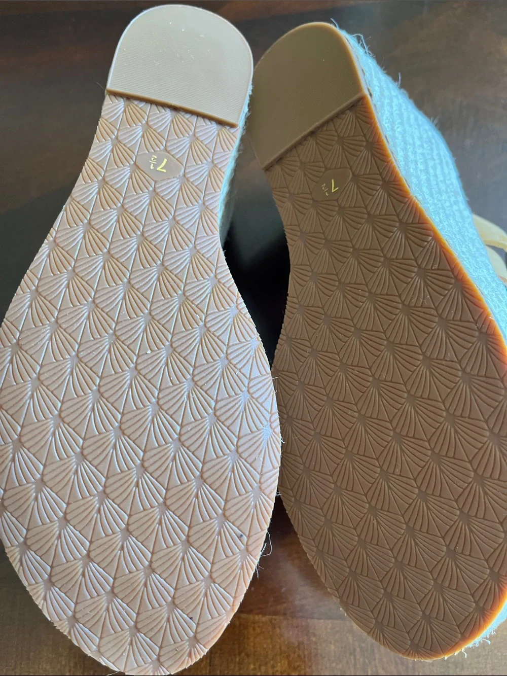 BC women’s wedge sandals